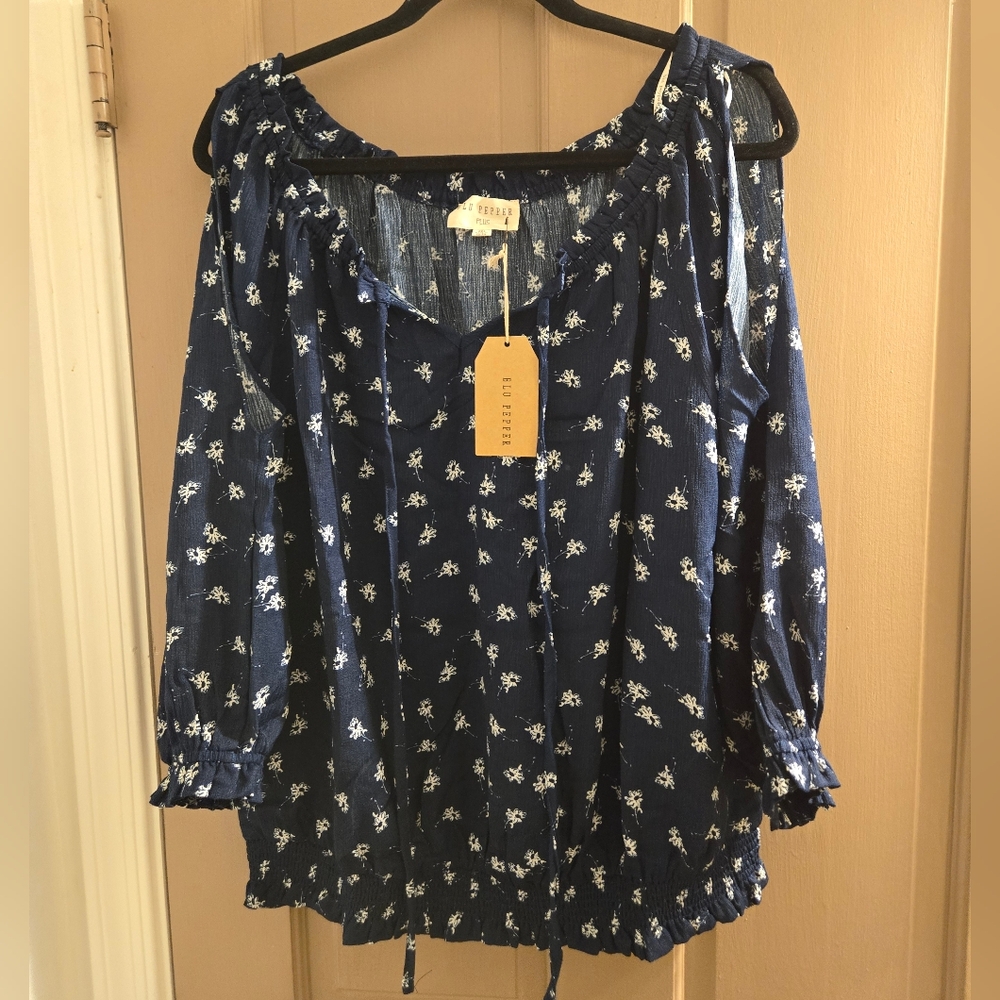 New 2x Blu Pepper navy peasant cold shoulder top